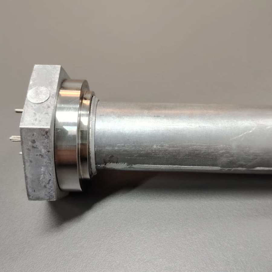 Tubular assemblies with cast flange · Ansambluri tubulare cu flanșă